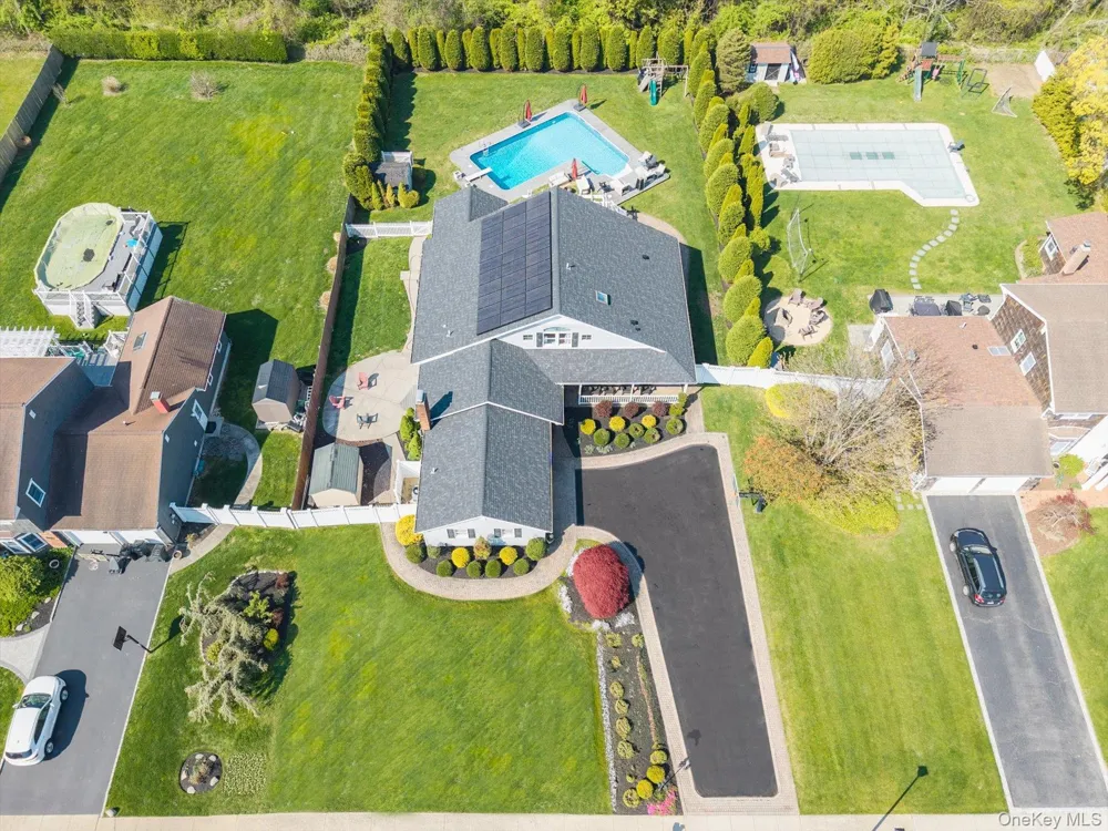 88 Pace Drive S West Islip, NY 11795