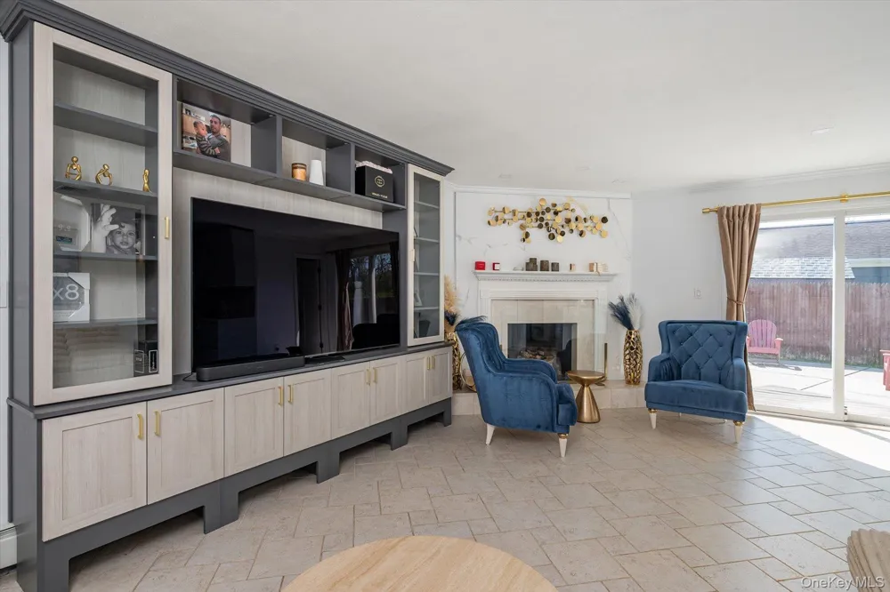 88 Pace Drive S West Islip, NY 11795