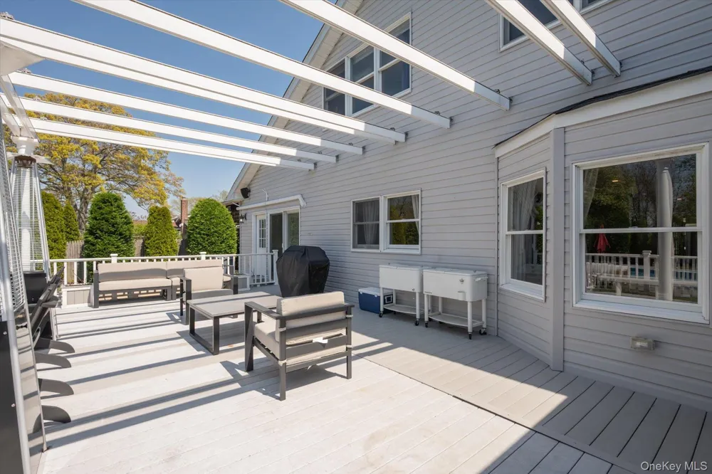 88 Pace Drive S West Islip, NY 11795