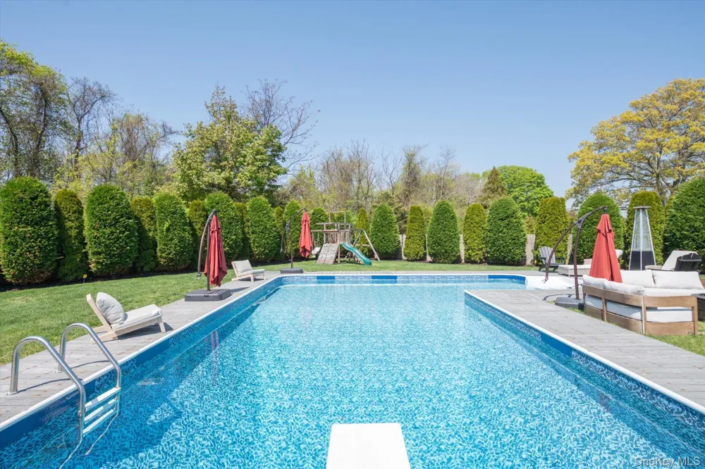88 Pace Drive S West Islip, NY 11795