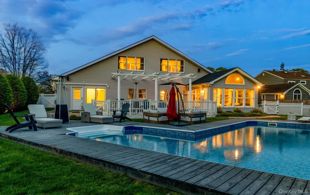 88 Pace Drive S West Islip, NY 11795