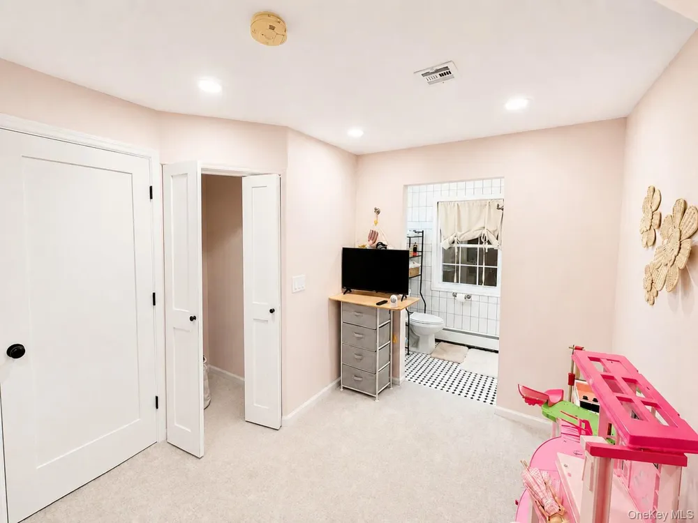 88 Pace Drive S West Islip, NY 11795