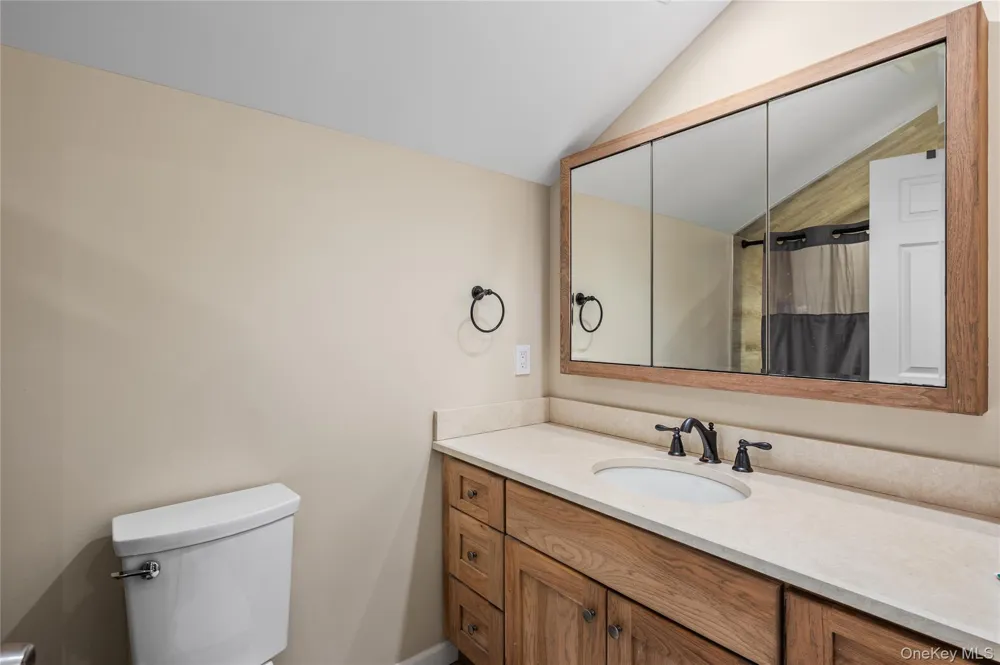 88 Pace Drive S West Islip, NY 11795