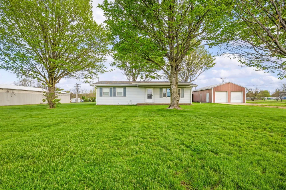 27532 May Street Edwardsburg, MI 49112