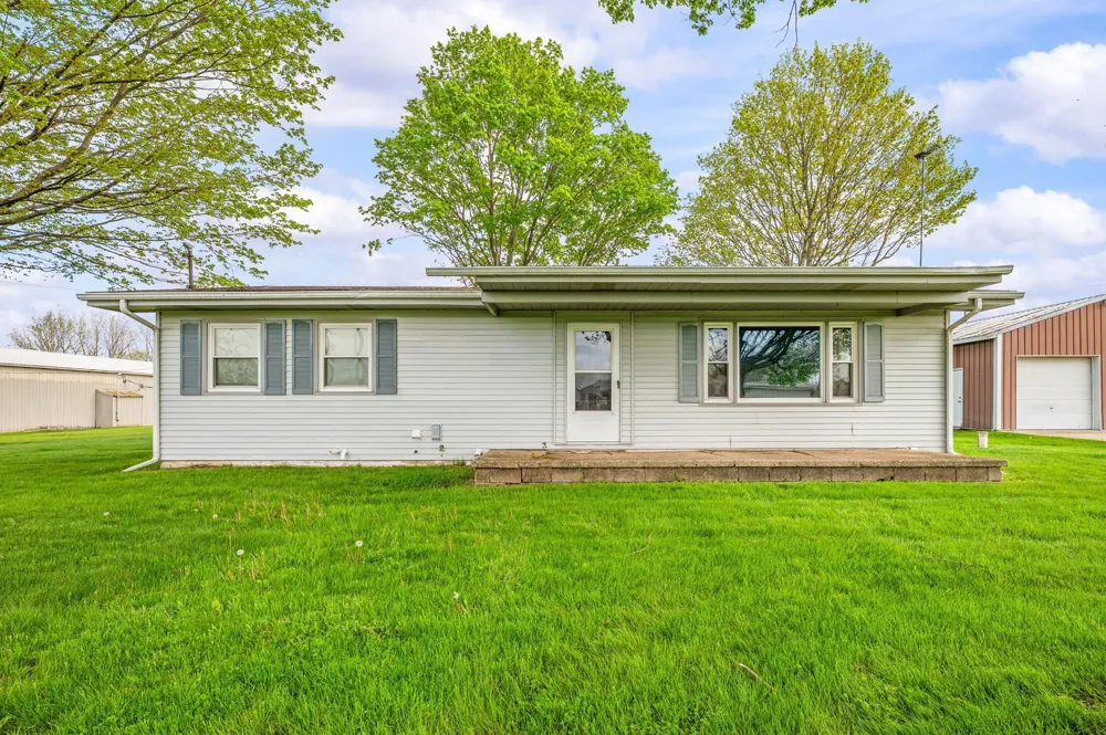 27532 May Street Edwardsburg, MI 49112