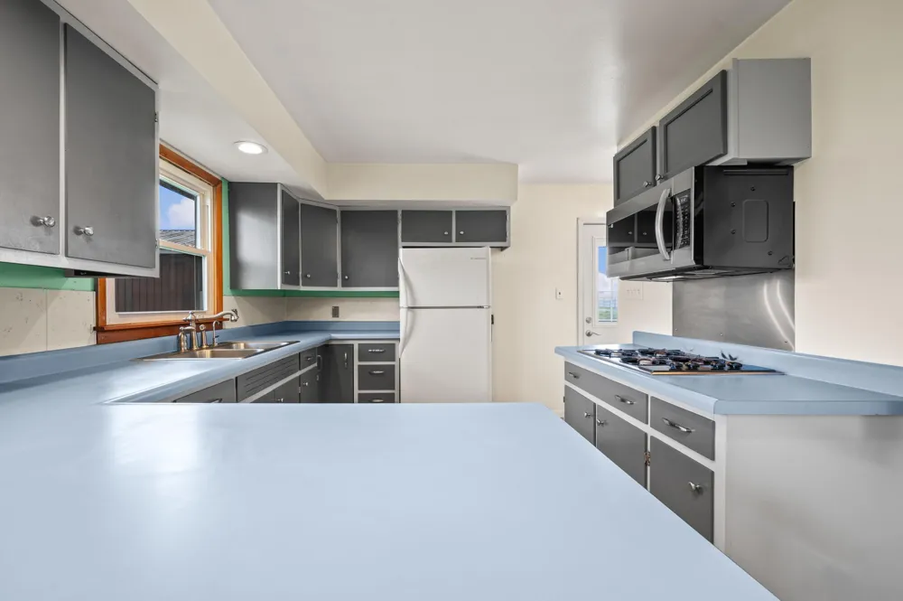 27532 May Street Edwardsburg, MI 49112