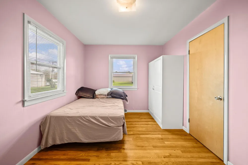 27532 May Street Edwardsburg, MI 49112