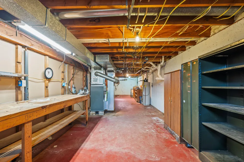 27532 May Street Edwardsburg, MI 49112