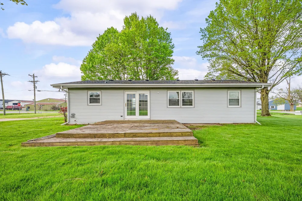 27532 May Street Edwardsburg, MI 49112