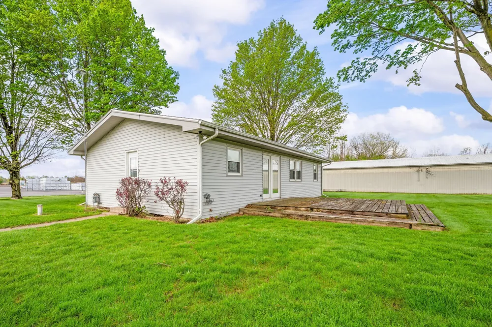 27532 May Street Edwardsburg, MI 49112