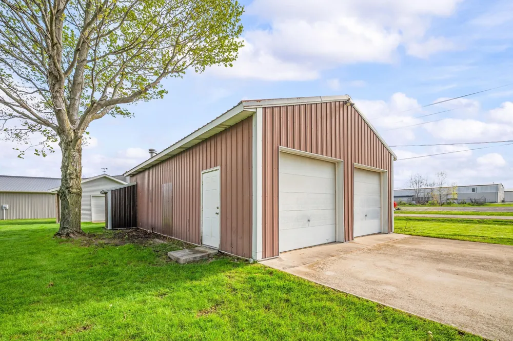 27532 May Street Edwardsburg, MI 49112