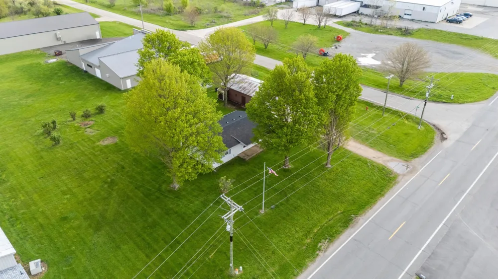 27532 May Street Edwardsburg, MI 49112