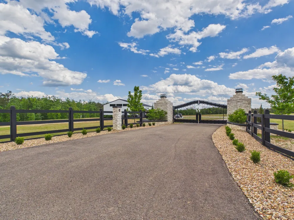 2805 Kendrick Road Michie, TN 38357