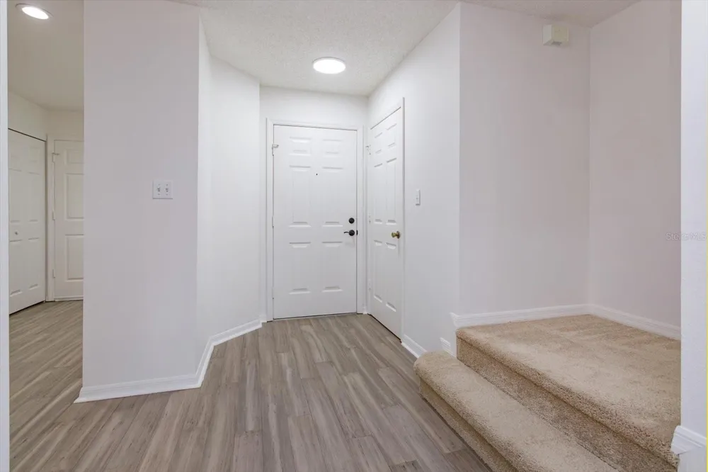 671 POST OAK CIRCLE #107 Altamonte Springs, FL 32701