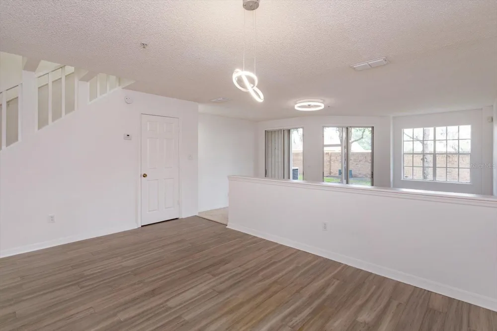 671 POST OAK CIRCLE #107 Altamonte Springs, FL 32701