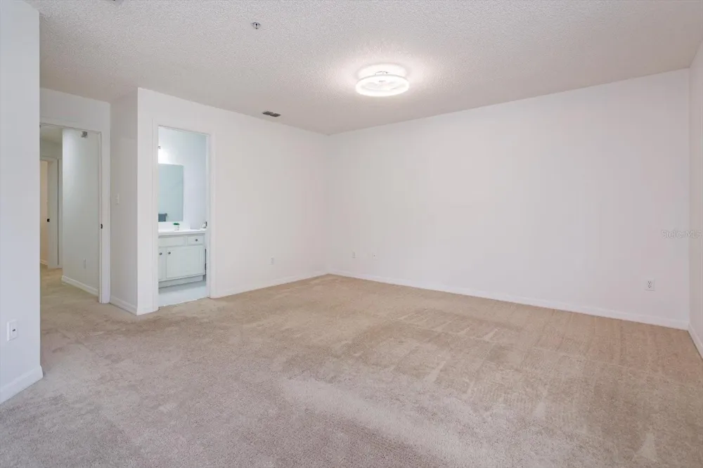 671 POST OAK CIRCLE #107 Altamonte Springs, FL 32701