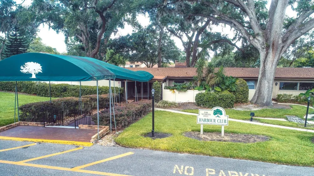 671 POST OAK CIRCLE #107 Altamonte Springs, FL 32701