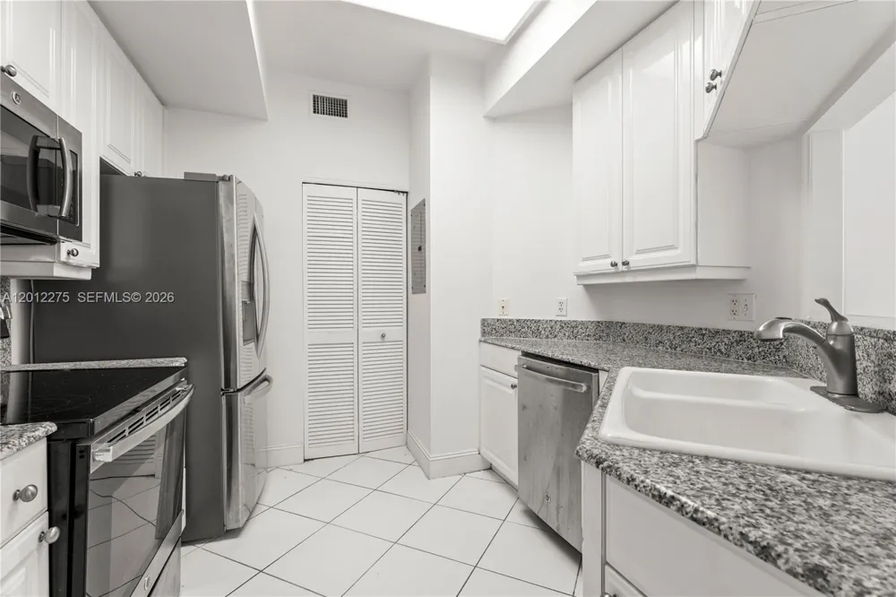 888 Brickell Key Dr #1702 Miami, FL 33131