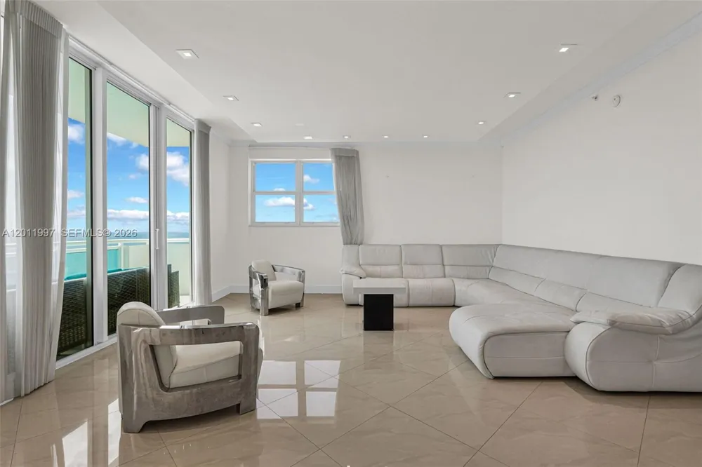 3001 S Ocean Dr #1611 Hollywood, FL 33019