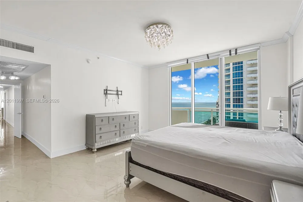 3001 S Ocean Dr #1611 Hollywood, FL 33019