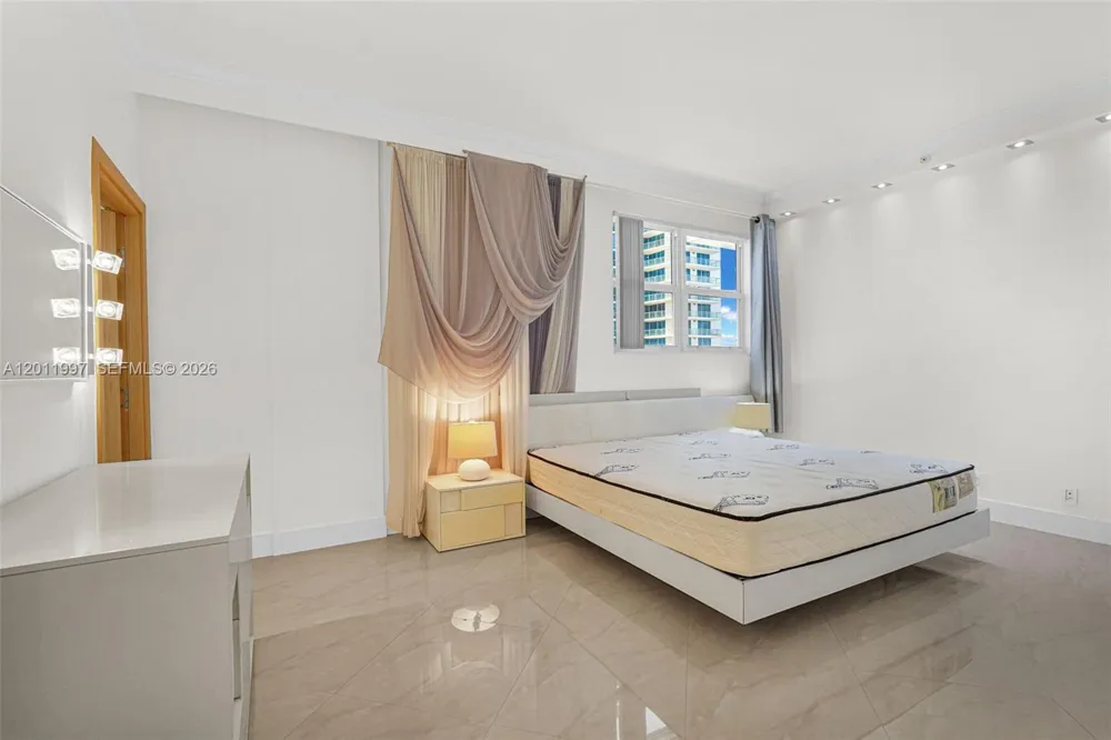 3001 S Ocean Dr #1611 Hollywood, FL 33019