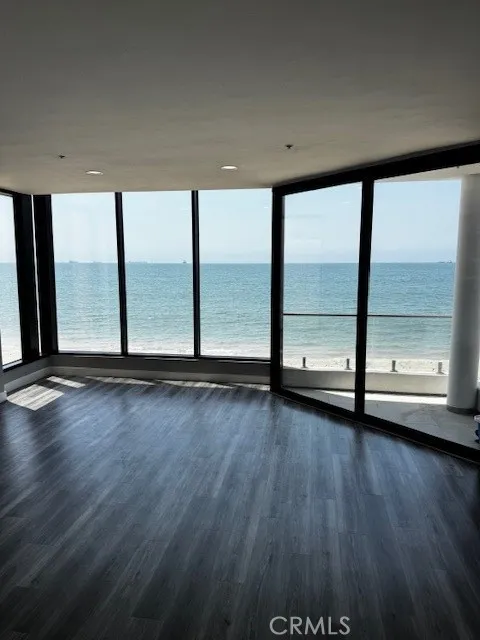 6117 E Seaside Long Beach, CA 90803