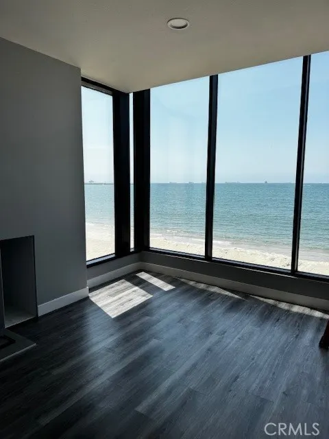6117 E Seaside Long Beach, CA 90803
