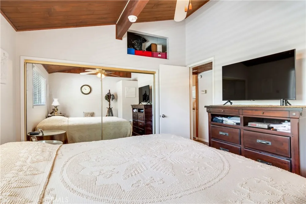 37667 Live Oak Street Angelus Oaks, CA 92305