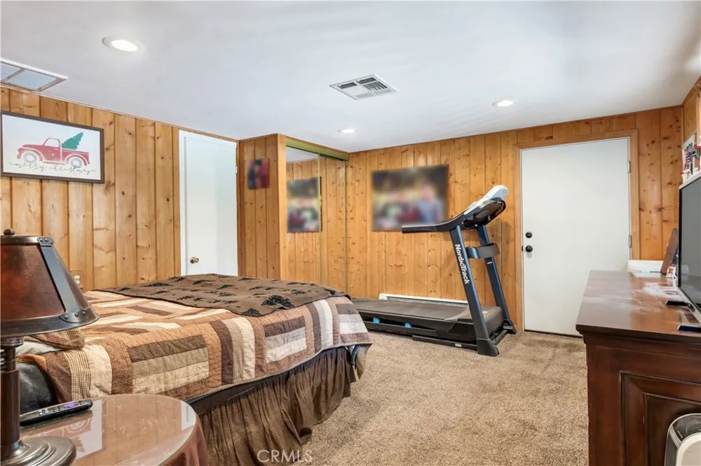 37667 Live Oak Street Angelus Oaks, CA 92305