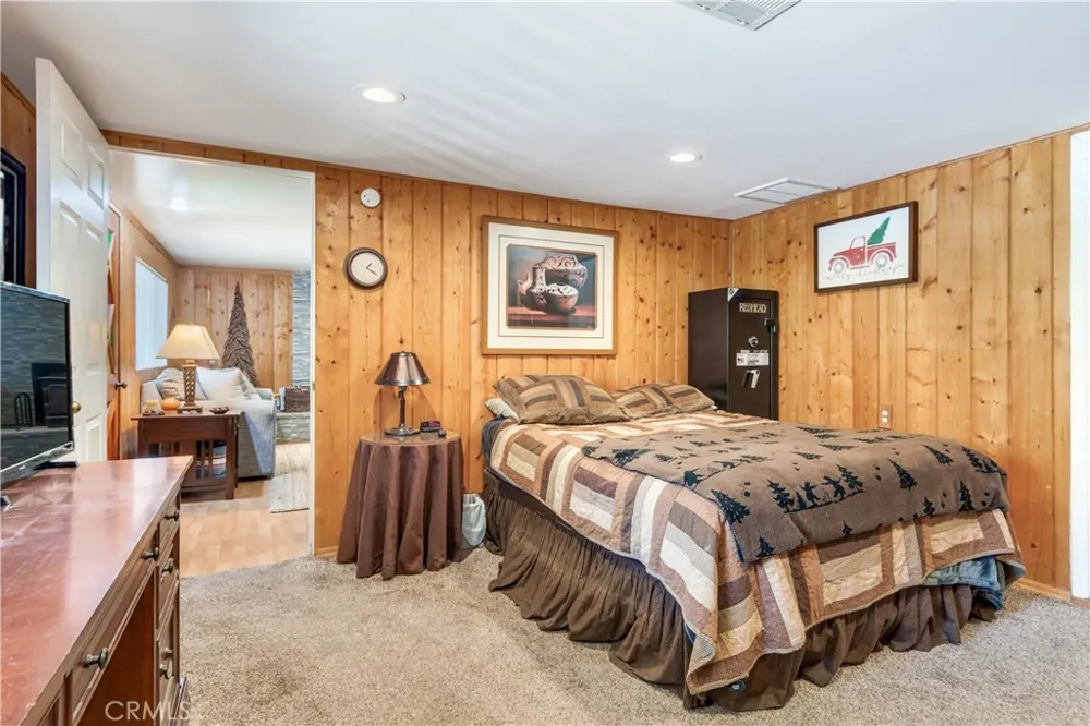 37667 Live Oak Street Angelus Oaks, CA 92305