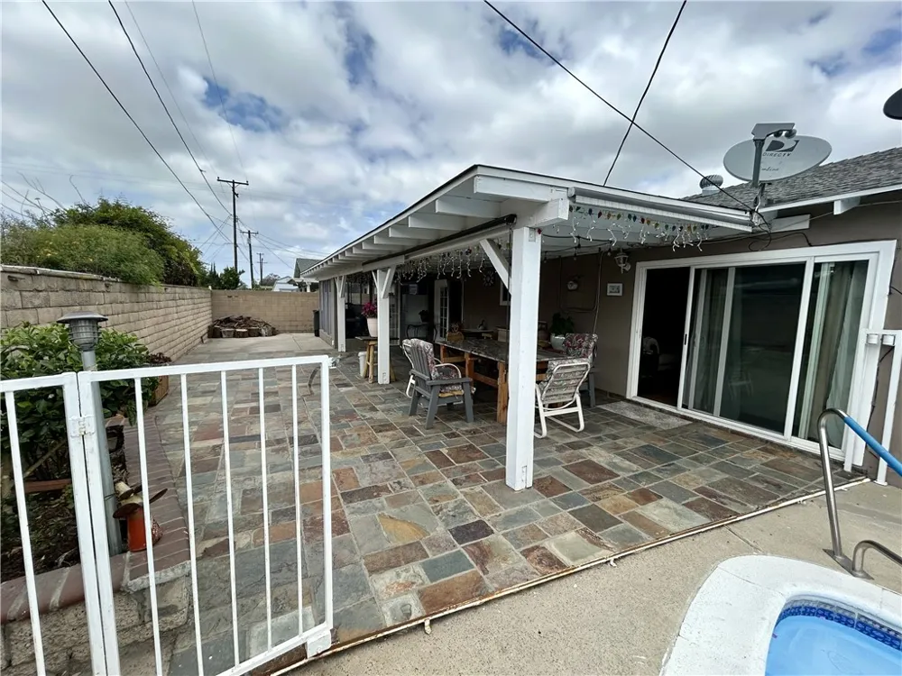 3062 W Teranimar Anaheim, CA 92804