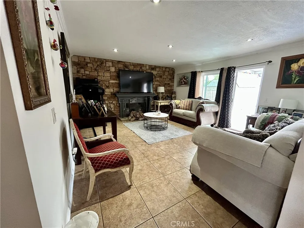 3062 W Teranimar Anaheim, CA 92804