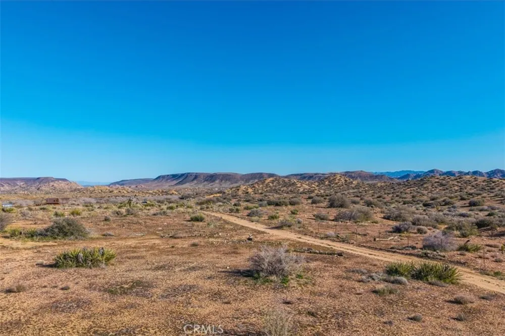 3263 Apache Pass Pioneertown, CA 92268