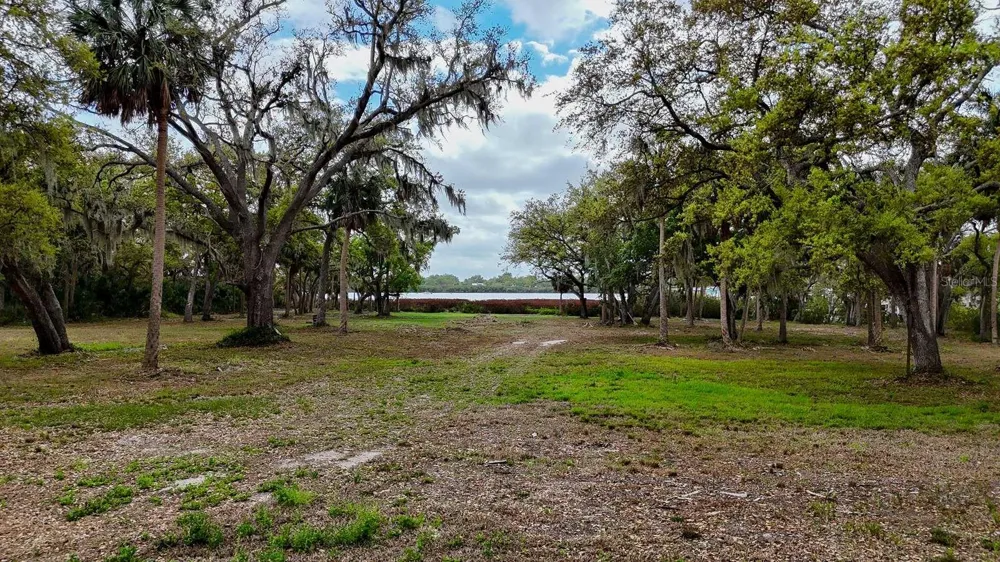 7013 & 7015 RIVERVIEW DRIVE Riverview, FL 33578