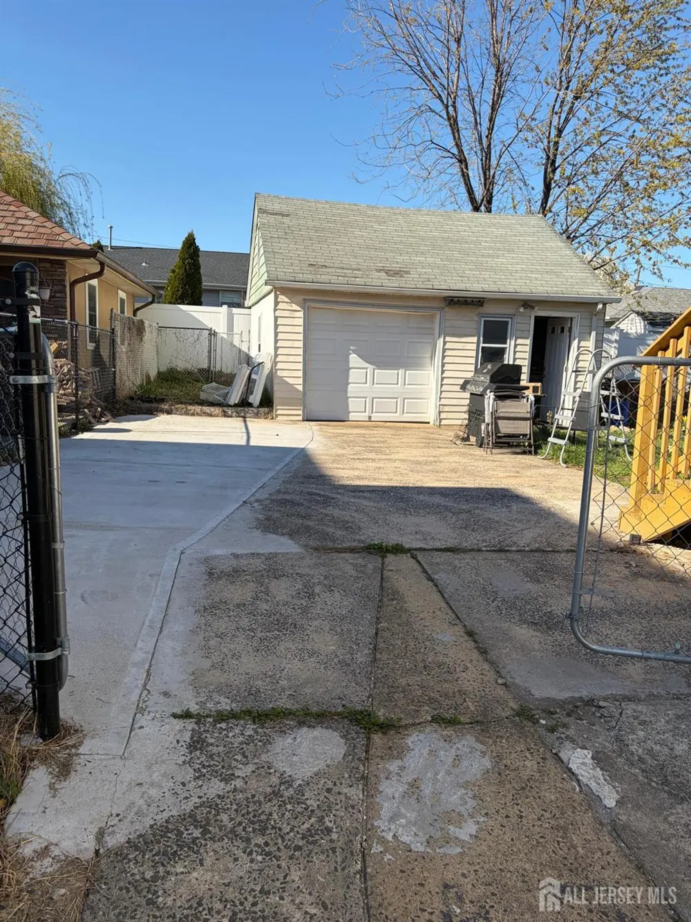 138 Luther Ave Avenue Hopelawn, NJ 08861