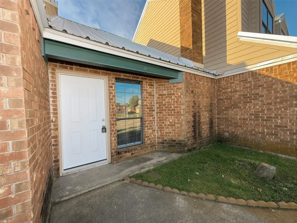 1900 W Taylor Street #2 Sherman, TX 75092