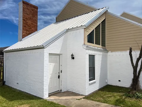1900 W Taylor Street #2