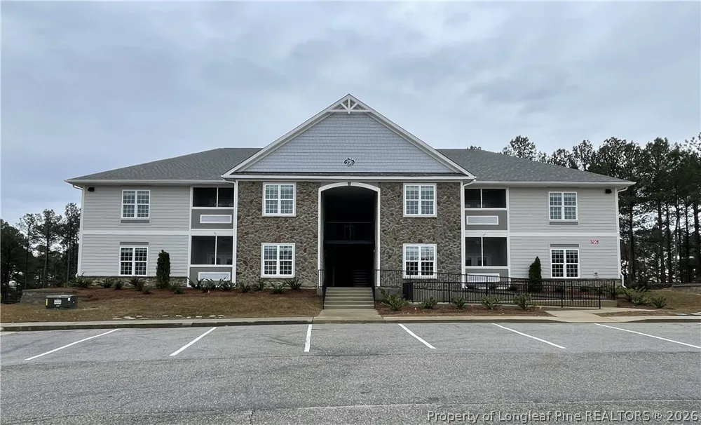 220 Gallery Drive #204 Spring Lake, NC 28390