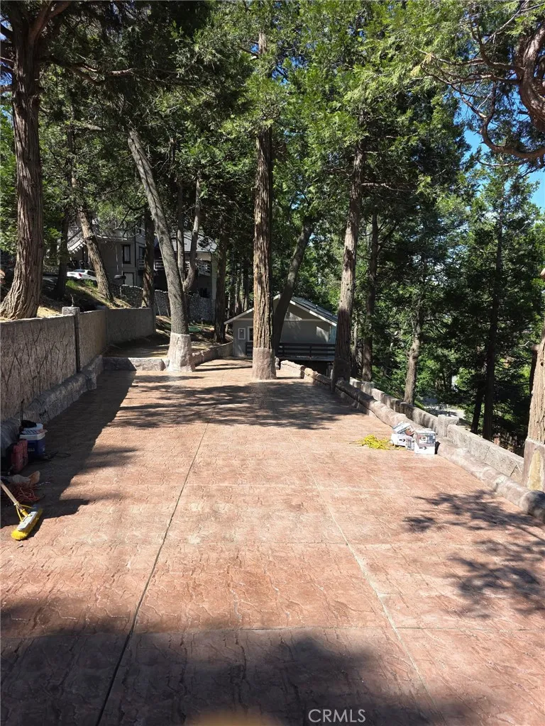 979 Venus Way Crestline, CA 92325