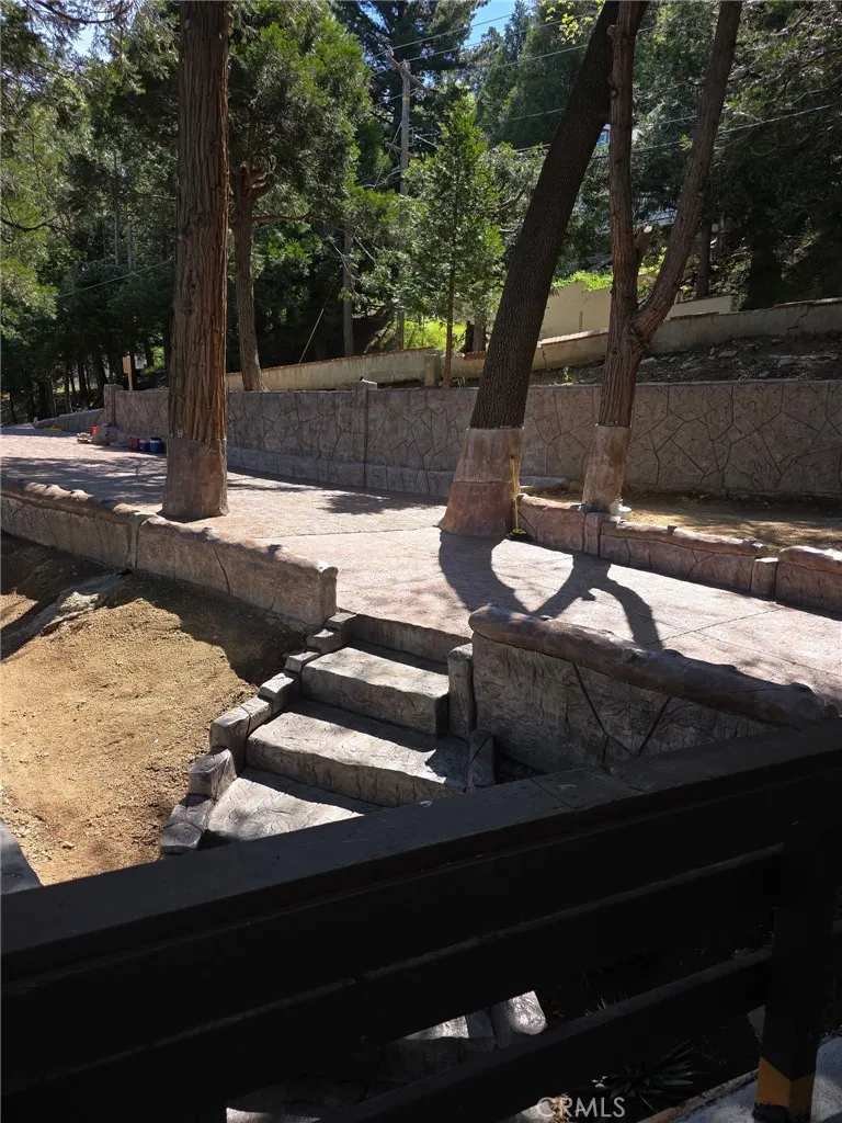 979 Venus Way Crestline, CA 92325