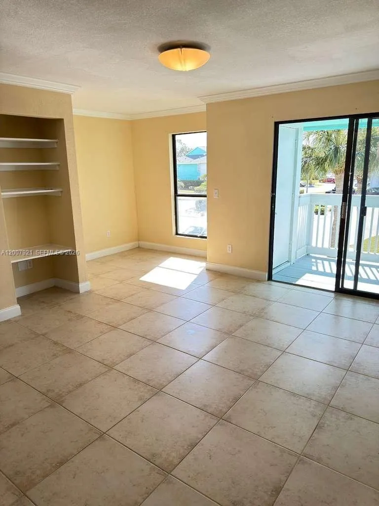 455 ALT 19 S #12 Palm Harbor, FL 34683
