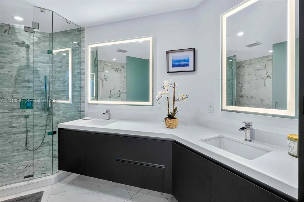 851 NE 1st Ave #1603 Miami, FL 33132