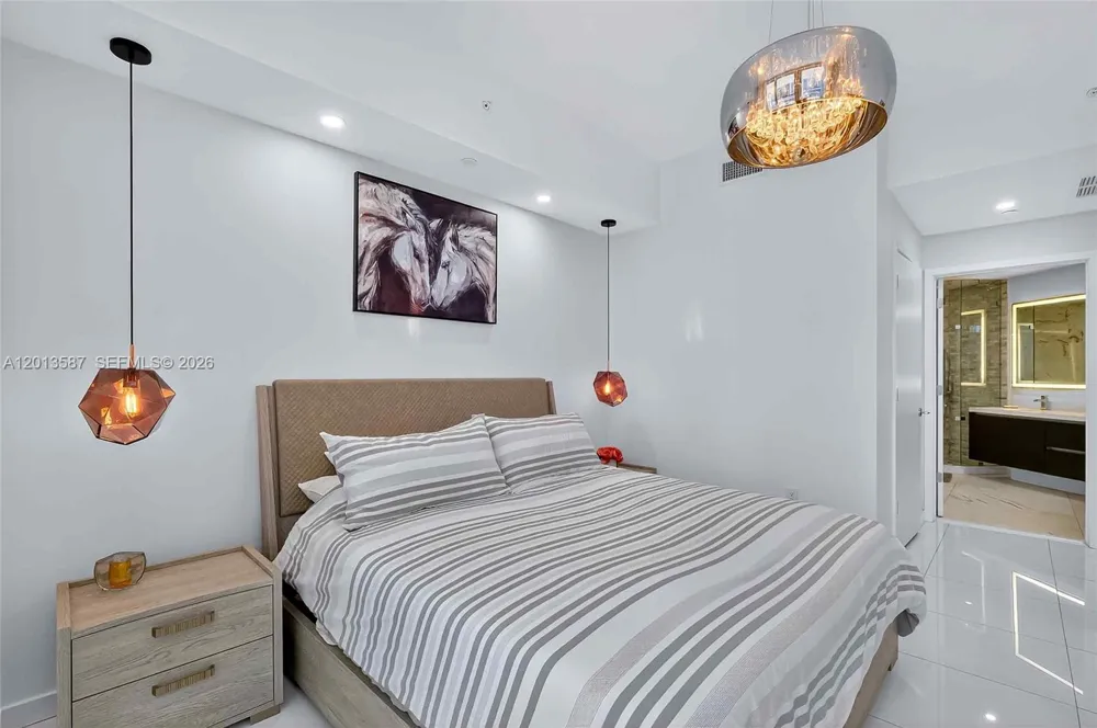851 NE 1st Ave #1603 Miami, FL 33132