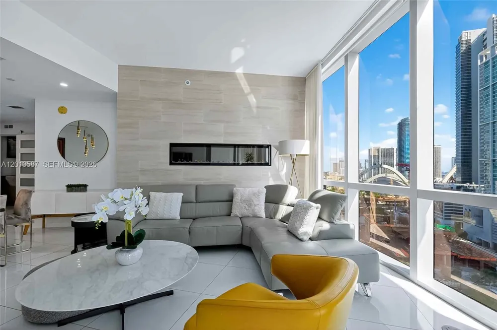 851 NE 1st Ave #1603 Miami, FL 33132