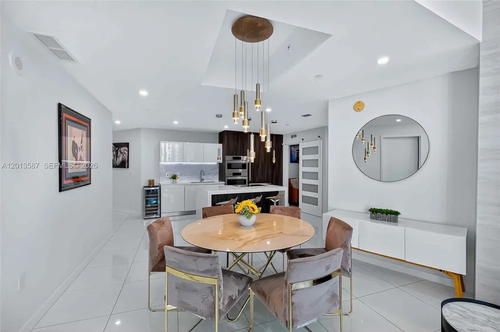 851 NE 1st Ave #1603 Miami, FL 33132