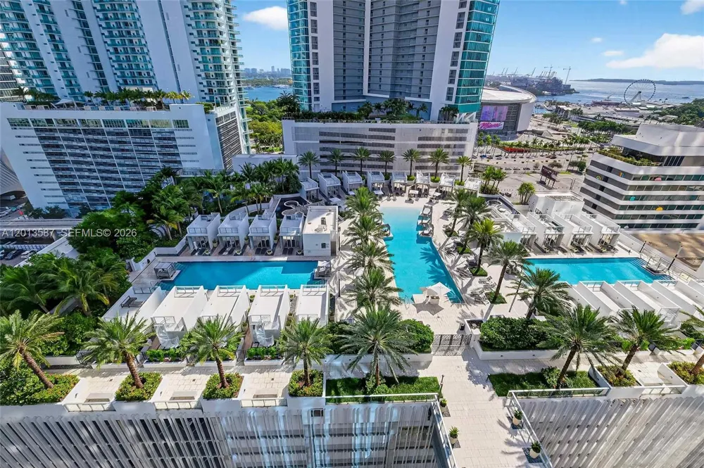 851 NE 1st Ave #1603 Miami, FL 33132