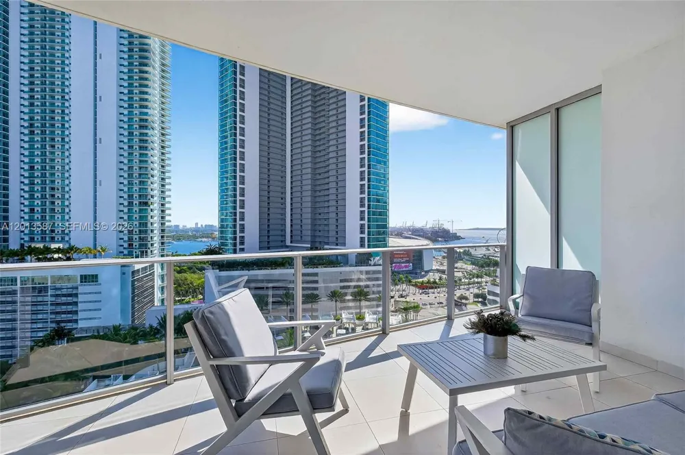 851 NE 1st Ave #1603 Miami, FL 33132