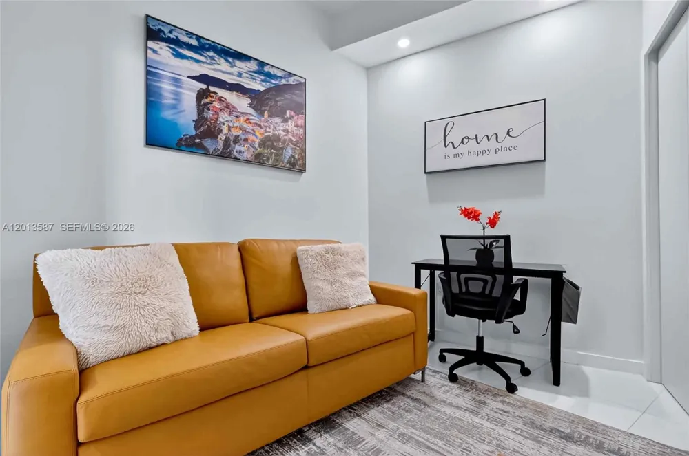 851 NE 1st Ave #1603 Miami, FL 33132