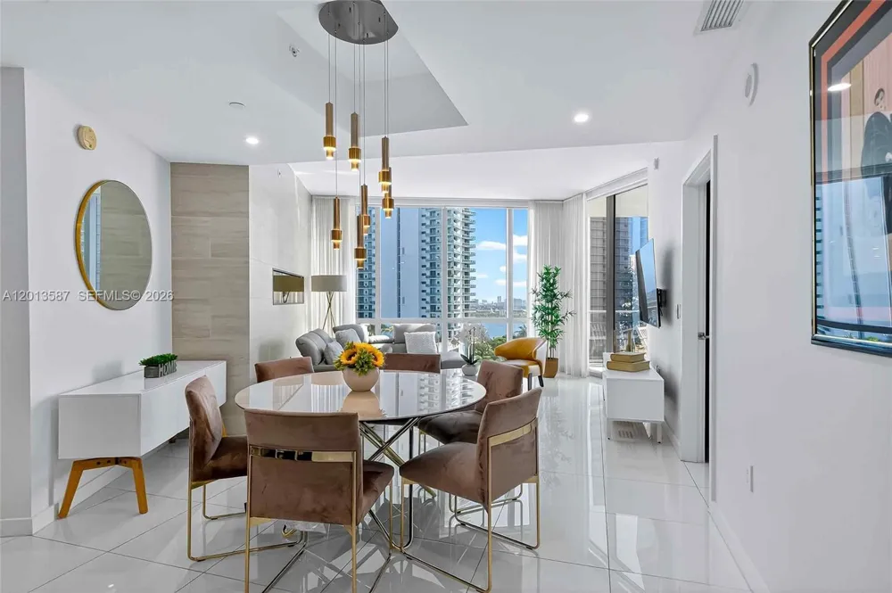 851 NE 1st Ave #1603 Miami, FL 33132