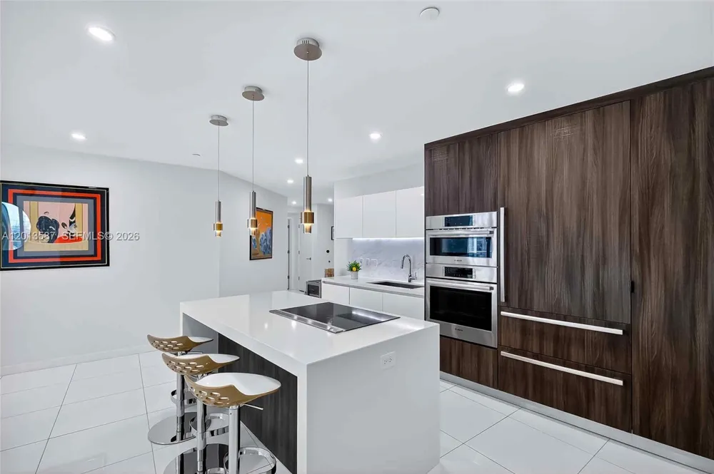851 NE 1st Ave #1603 Miami, FL 33132